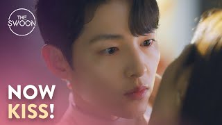 Jeon Yeobeen answers Song Joongki’s quotproposalquot with a kiss  Vincenzo Ep 14 ENG SUB [upl. by Markus]