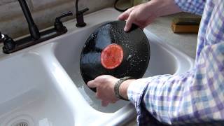 Washing a dirty LP record using soap and water  cheap and safe method [upl. by Dloreg]